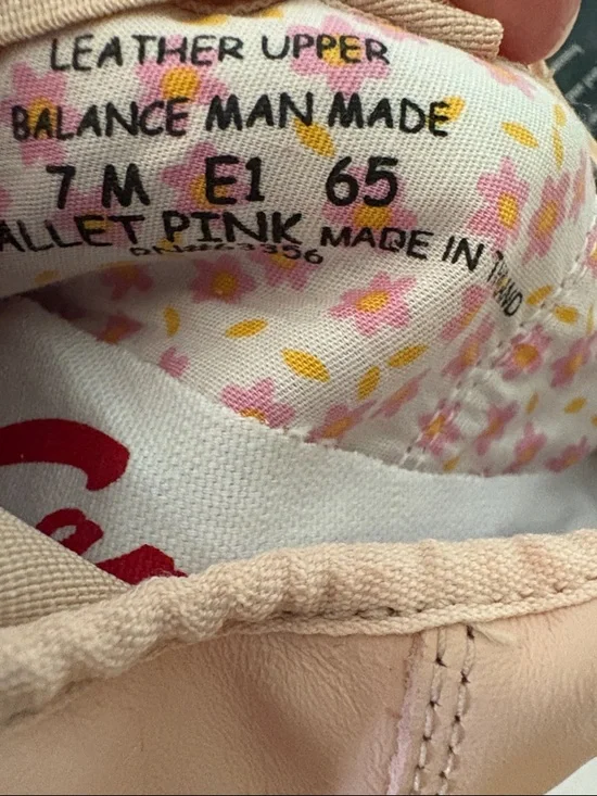 Capezio Ballet Flats in Light Pink Split sole Daisy - Picture 4 of 4